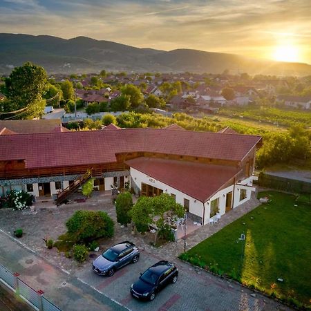 Pensiunea Ara Alba Iulia Exterior foto